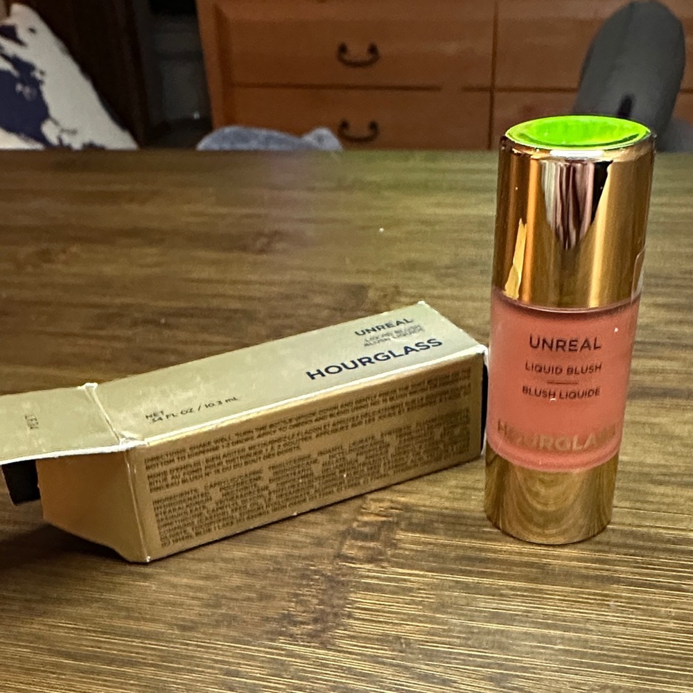 Hourglass Unreal Liquid Blush - Shade Moment